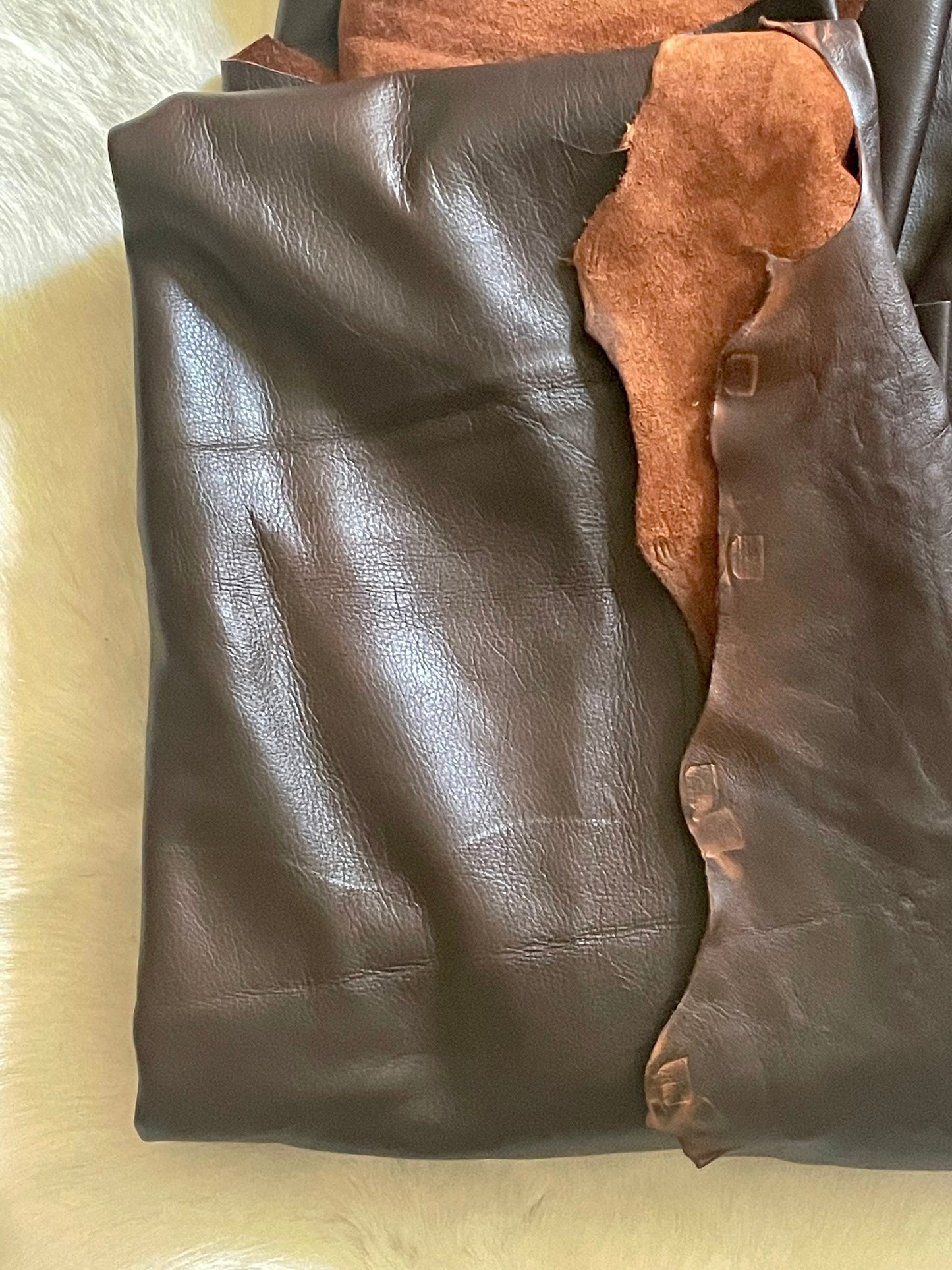 Brown Upholstery leather - Raw Leather - Wholesale Leather 2-4oz